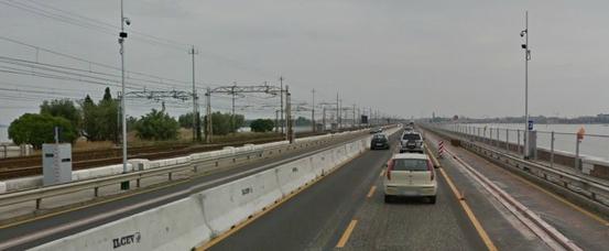 due autobox centrali ponte della libertà